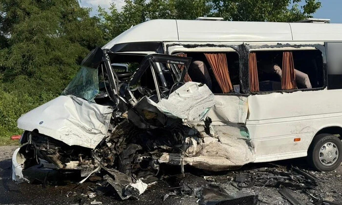 ДТП на Хмельниччині: травмовано близько 20 людей