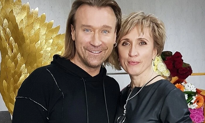 Олег Вінник з українськими піснями