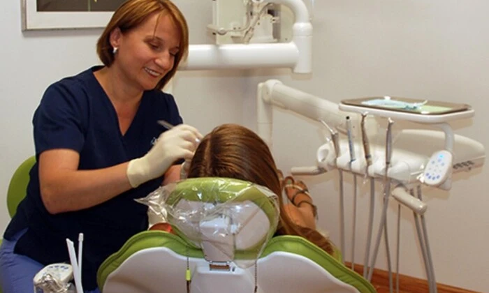 Українські громадяни отримують гроші на лікування зубів