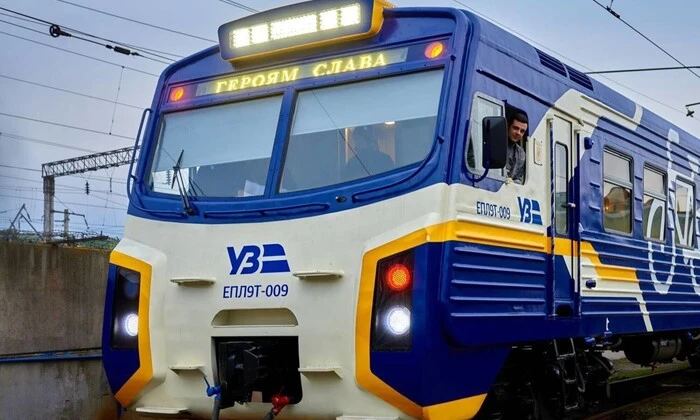Укрзалізниця оголосила про затори через обстріл