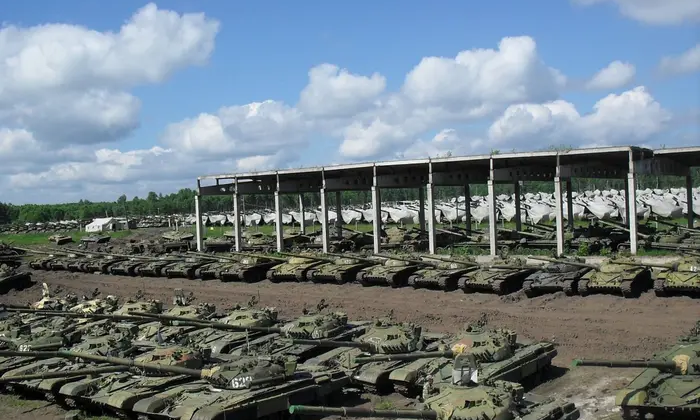 Росія вичерпала бронетехніку та артилерію