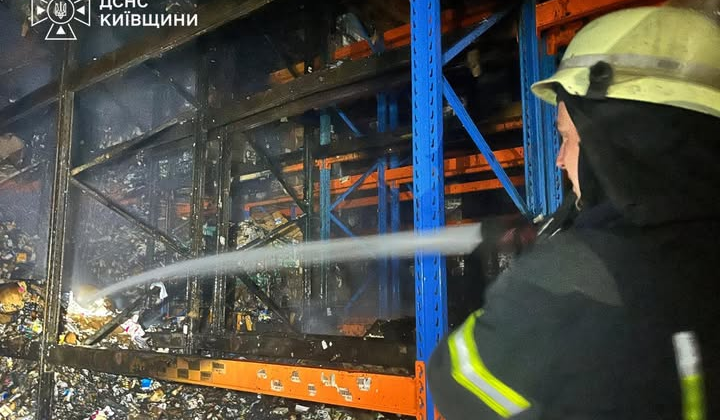 Пошкоджений логістичний склад у Бориспільському районі