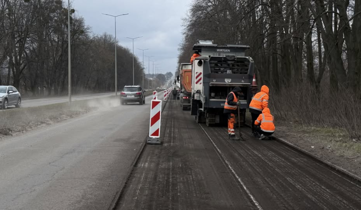 Прифронтовые дороги получат 1,5 млрд грн