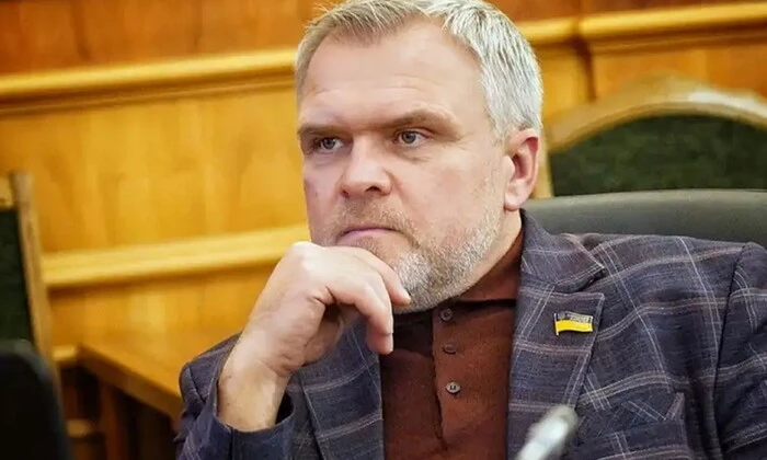 'Servant of the People' deputies discussing voting issues in the Rada