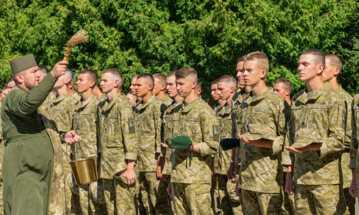 Количество подписанных контрактов 18-24 лет