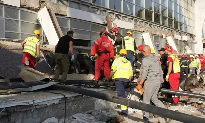 Arrested former ministers after the roof collapse