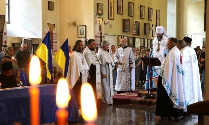 Зображення релігійної організації та батюшки