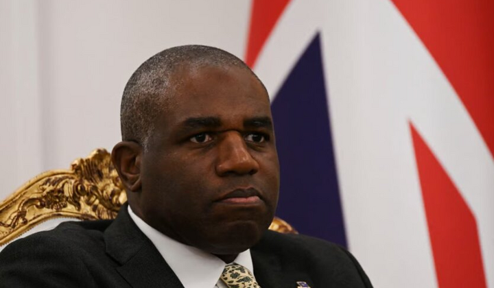 Изображение Путина с картой Балкан на с фокусом на Западной части