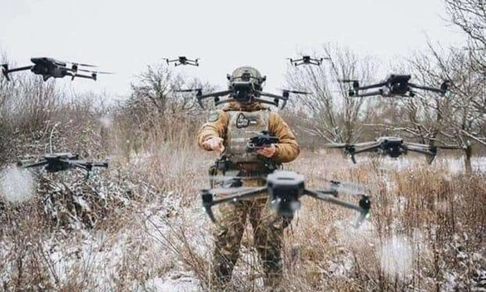 Изображение боевых дронов в зоне боевых действий