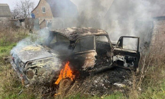 Цивільна автівка під час атаки