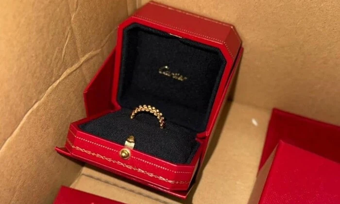 Таможенники задержали картинку с товаром