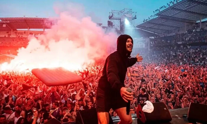 Польша приостановила депортацию украинцев на концерте