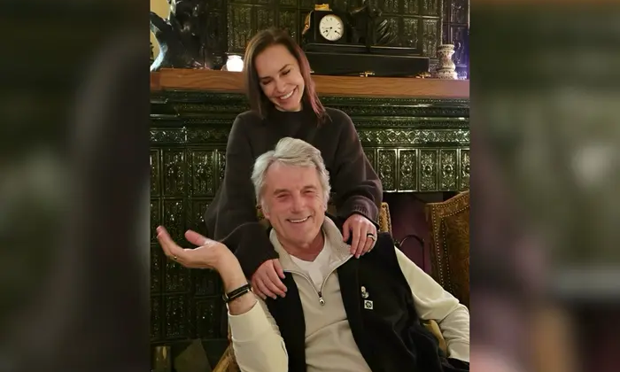 Daughter congratulated father on his birthday