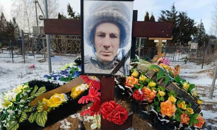 Підлітки сквернословили на могили захисників