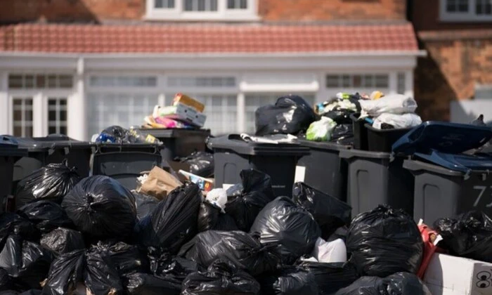 Масштабный забастовка мусорщиков