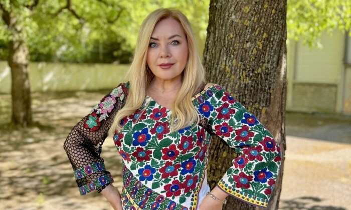 Оксана Білозір у вишиванці