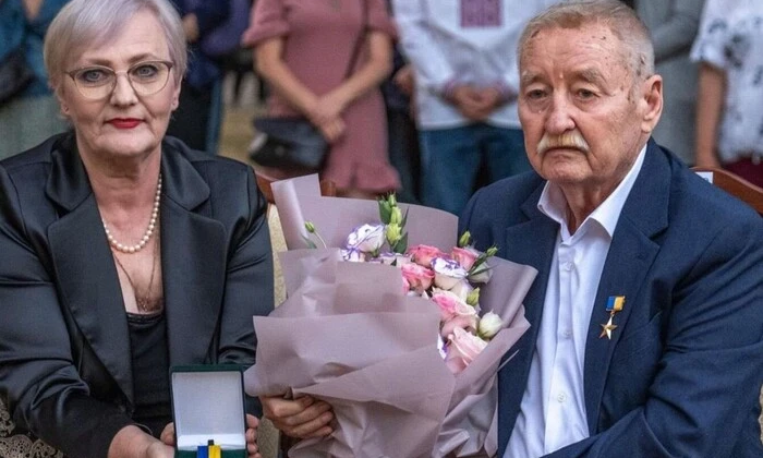 Поклад и его жена у реки