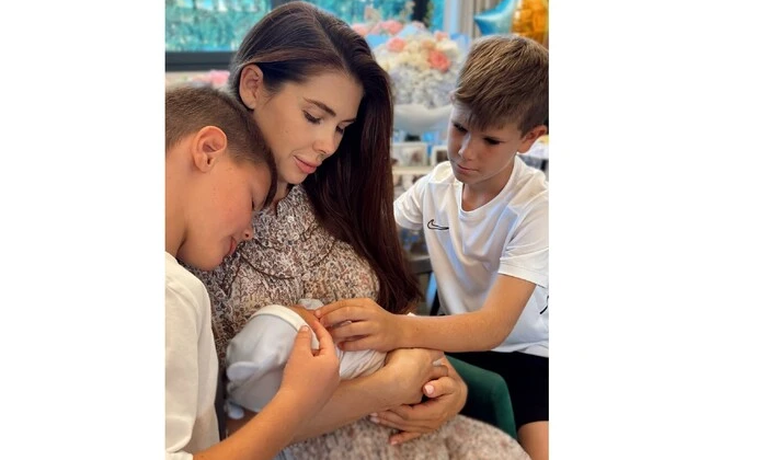 Світлина з щасливим Ребровим і синами