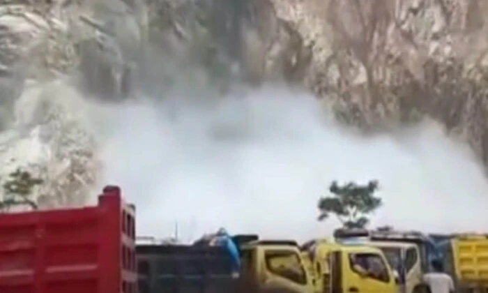 Обвал на кар'єрі в Індонезії