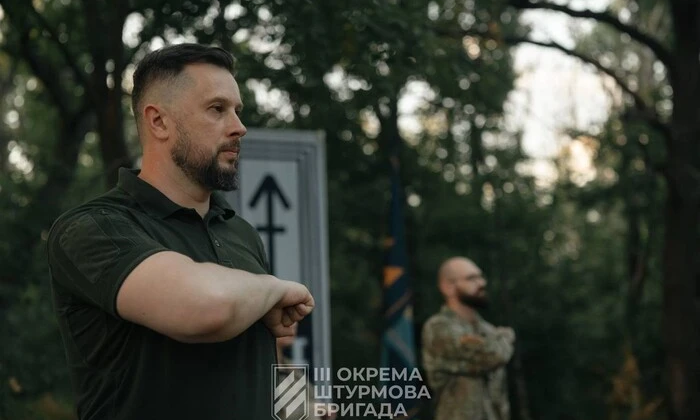 Спецоперація у басейні з дельфінами