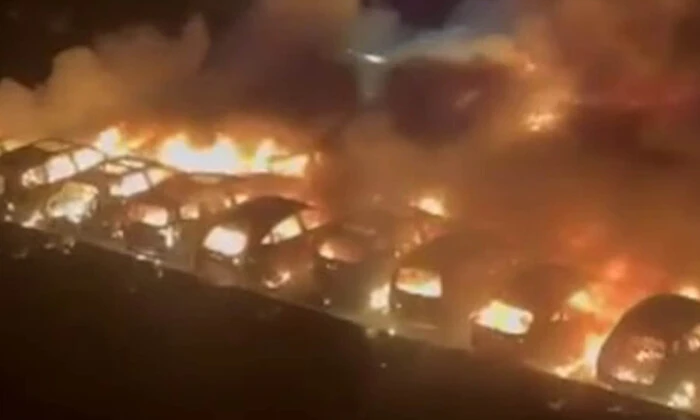 Пожежа на парковці во Владивостоці: згоріли автівки