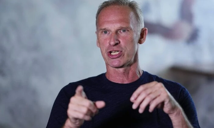 Чехия предлагает Гашеку государственную защиту