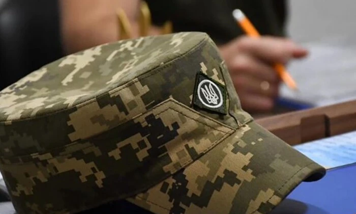 Військовий під час судування