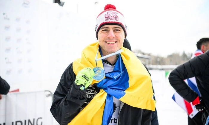 Vladislav Geraskevich with the flag of Ukraine