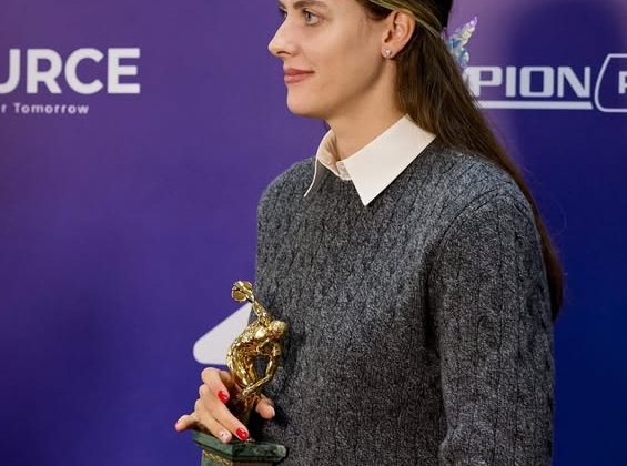 Ярослава Магучіх - перша абсолютна чемпіонка світу зі стрибків у висоту