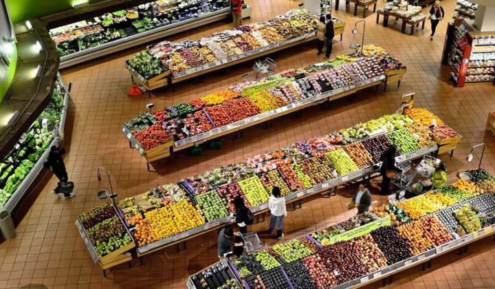 Полуниця за ціною золота, черешня – рекордсмен: ціни на літні ласощі