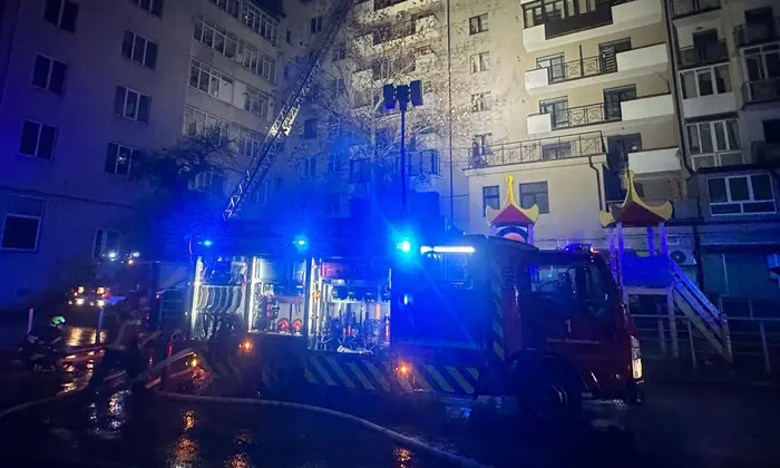Рятувальники на місці вибухів в Івано-Франківську