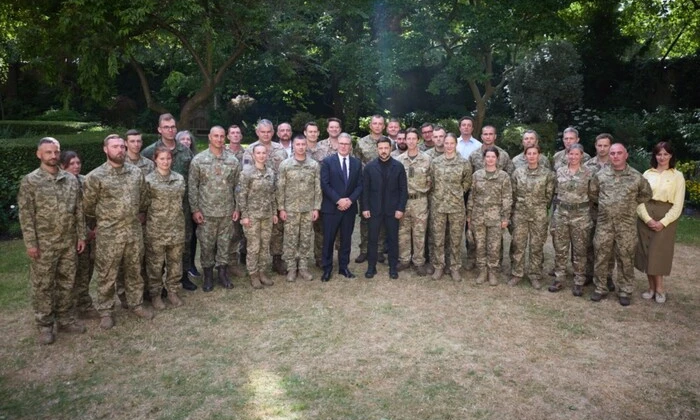 Зеленський та Стармер зустрілися з військовими