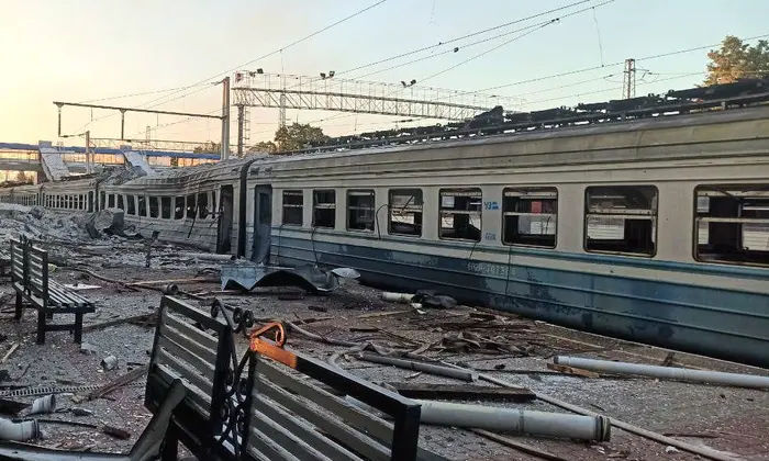 Атака на Лозову: моторошні кадри наслідків
