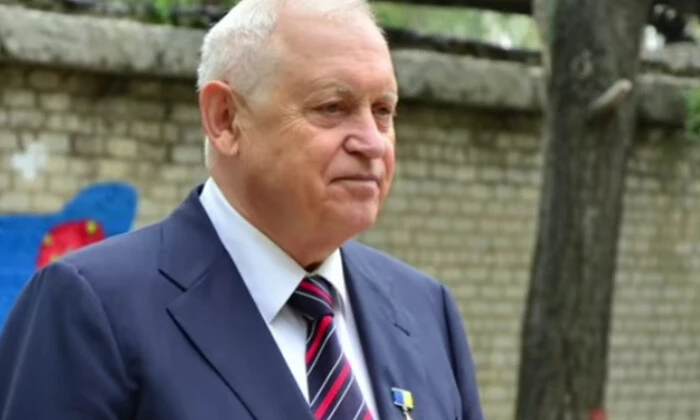 Суд снял арест с имущества Янковского