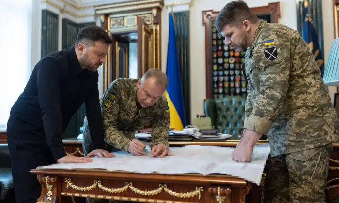 Зеленський веде військову нараду
