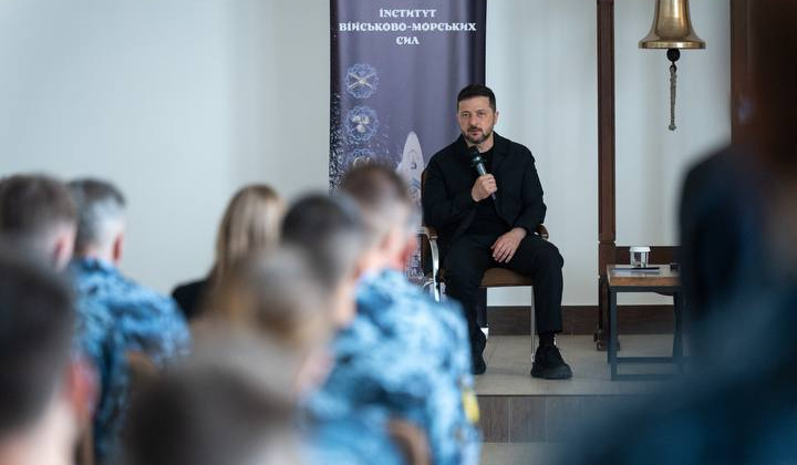 Зеленський підписує указ у Одесі