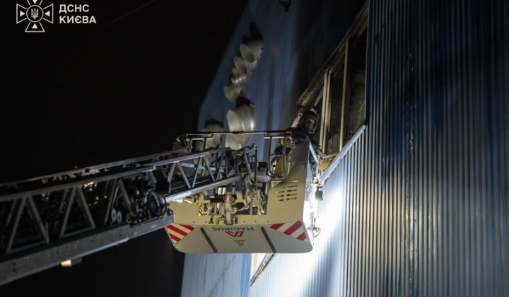 Пожар в Дарницком районе Киева