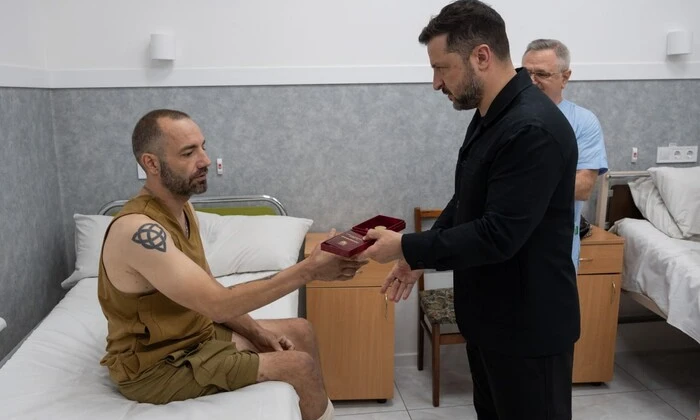 Zelensky awards soldiers in Odessa