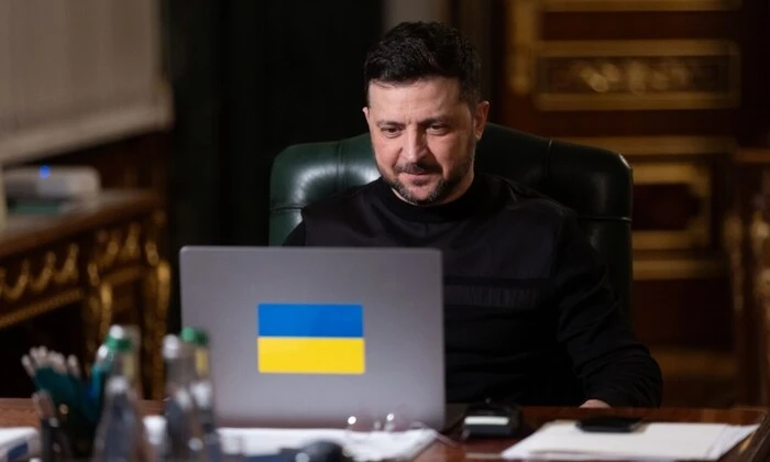 Зеленский проводит совещание с переговорщиками
