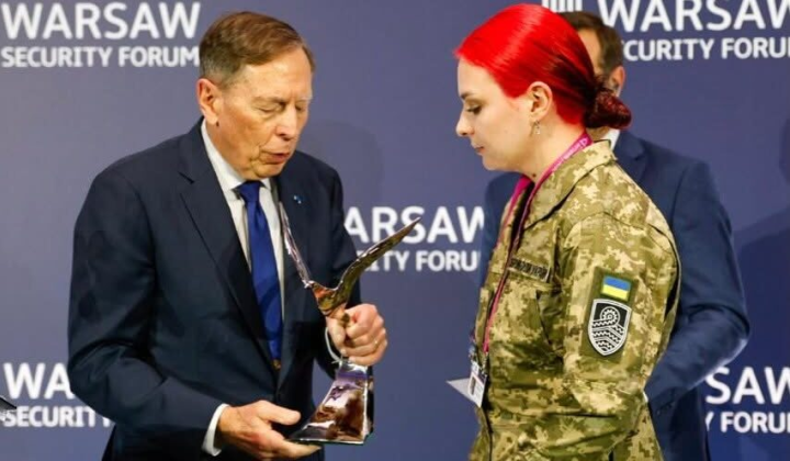 Парамедик 'Пташка' в плену