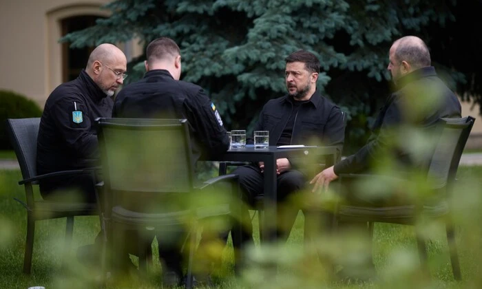 Зеленський проводить нараду з Будановим