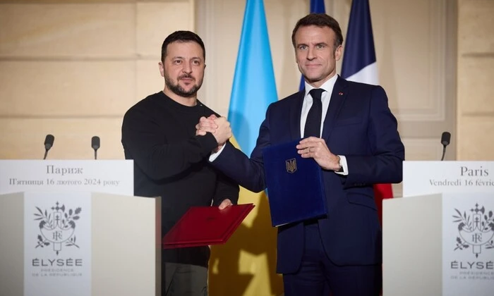 Авария самолета в Торонто, встреча президентов Украины и Франции