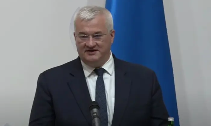 Частка української армії у зброї