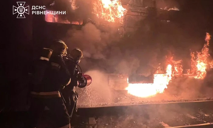 Пожежа знищила секцію електровоза на Рівненщині