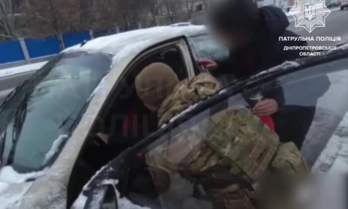 Чоловік знепритомнів за кермом