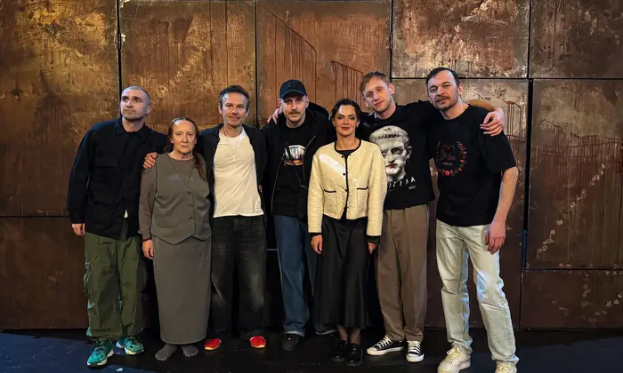 Вакарчук у театрі на виставі «Калігула»