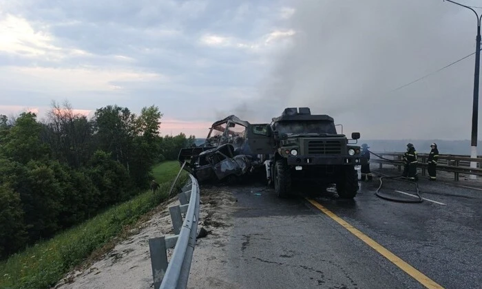 Автомобілі у вогні в Липецькій області
