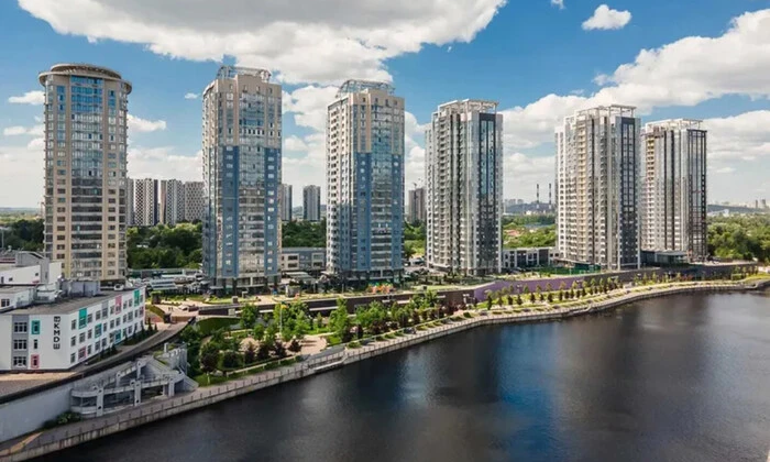 Кияни відпочивають біля ЖК River Stone