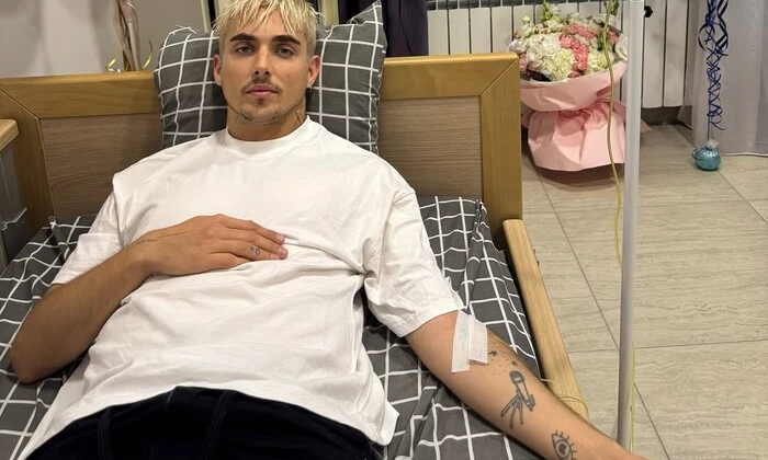 Зображення співака Melovin, який госпіталізували до лікарні