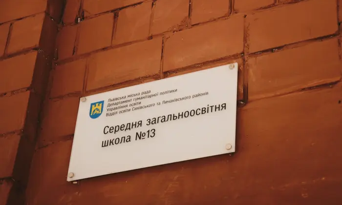 Parents Resolve Conflict with a Pistol